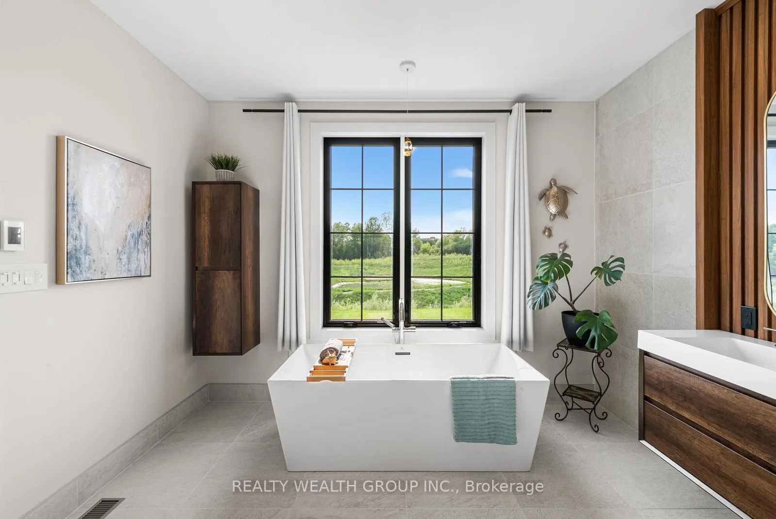 Photo 25 of 105 Franklin Crescent, Whitby, Rural Whitby — HOMEH