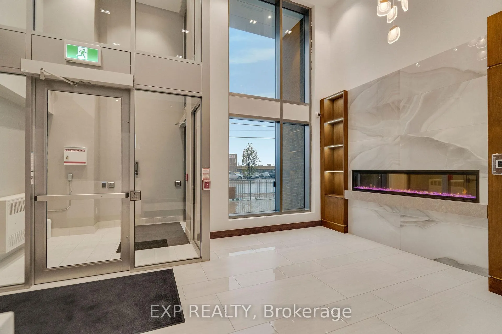Photo 4 of Unit 902, 2782 Barton Street E, Hamilton, Riverdale — HOMEH