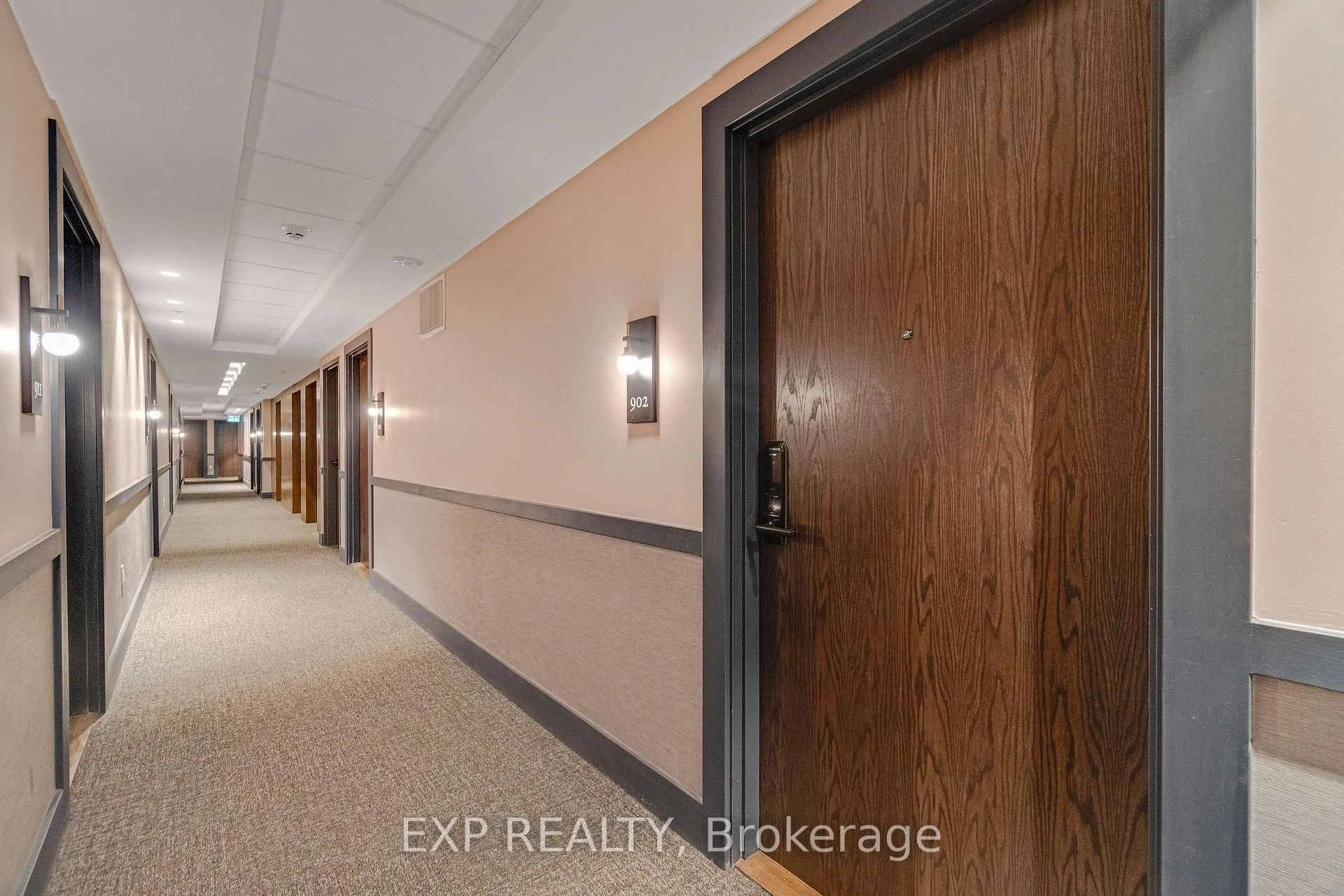 Photo 6 of Unit 902, 2782 Barton Street E, Hamilton, Riverdale — HOMEH