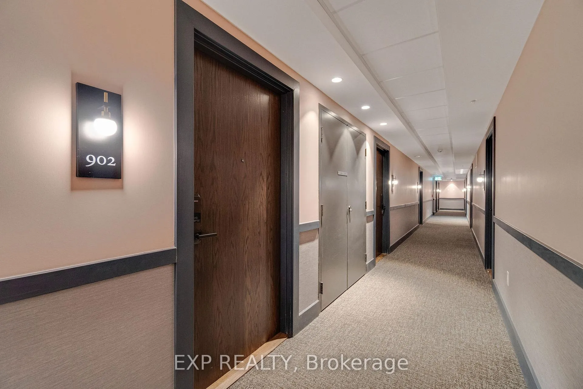Photo 7 of Unit 902, 2782 Barton Street E, Hamilton, Riverdale — HOMEH