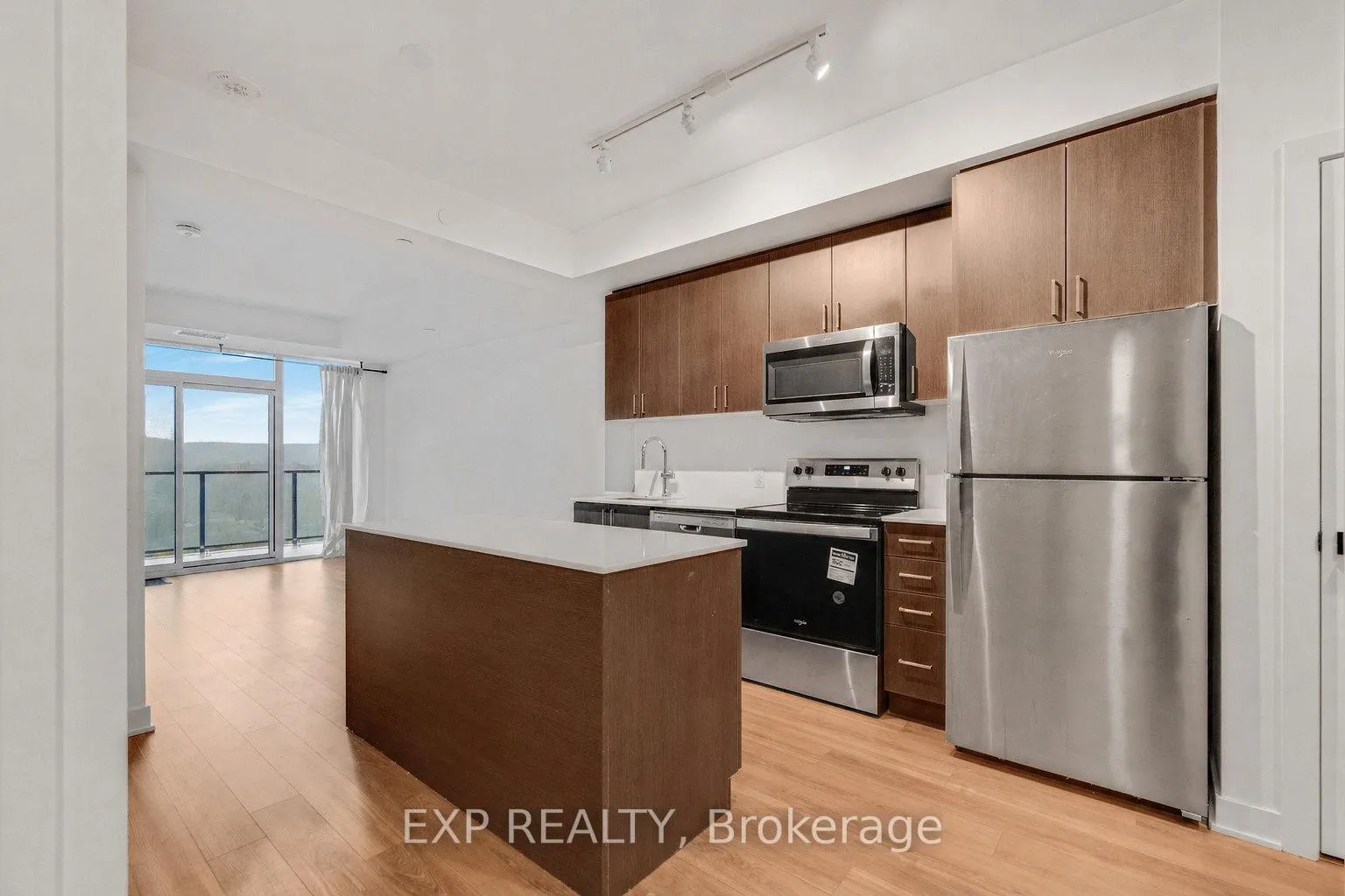 Photo 10 of Unit 902, 2782 Barton Street E, Hamilton, Riverdale — HOMEH