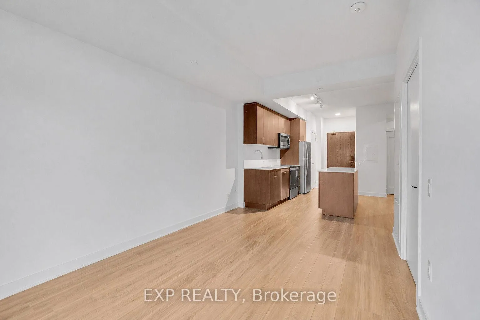 Photo 16 of Unit 902, 2782 Barton Street E, Hamilton, Riverdale — HOMEH