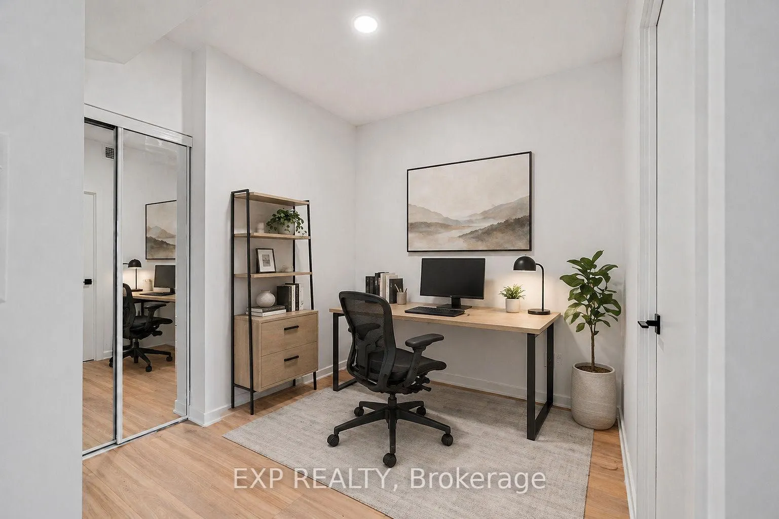 Photo 19 of Unit 902, 2782 Barton Street E, Hamilton, Riverdale — HOMEH