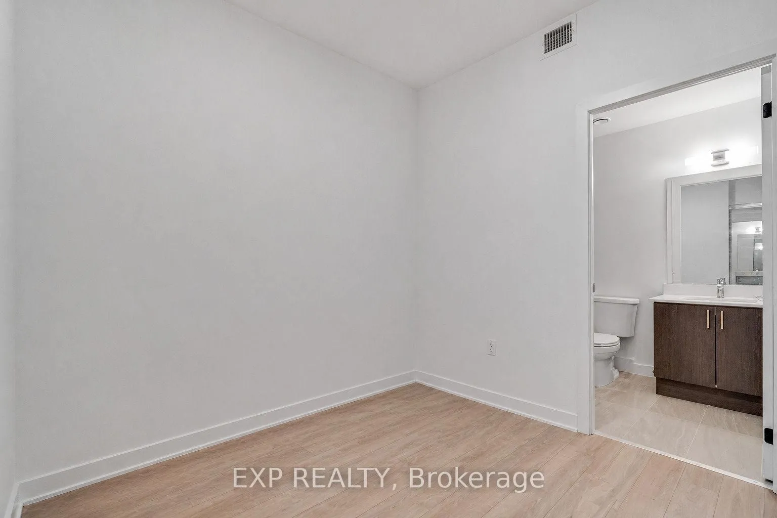Photo 20 of Unit 902, 2782 Barton Street E, Hamilton, Riverdale — HOMEH