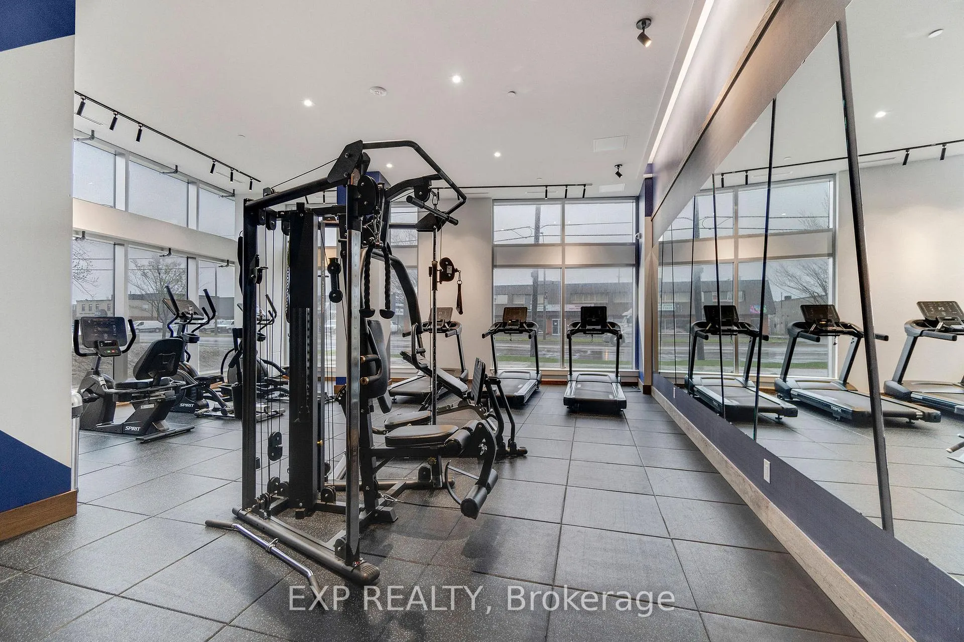 Photo 28 of Unit 902, 2782 Barton Street E, Hamilton, Riverdale — HOMEH