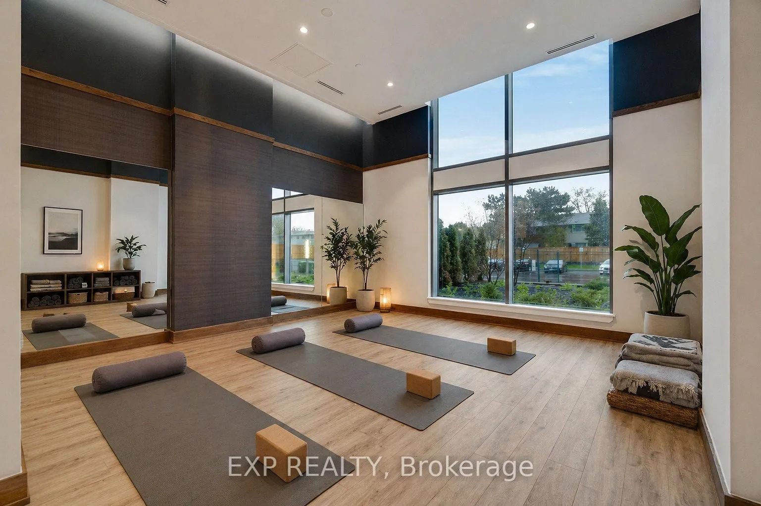 Photo 30 of Unit 902, 2782 Barton Street E, Hamilton, Riverdale — HOMEH