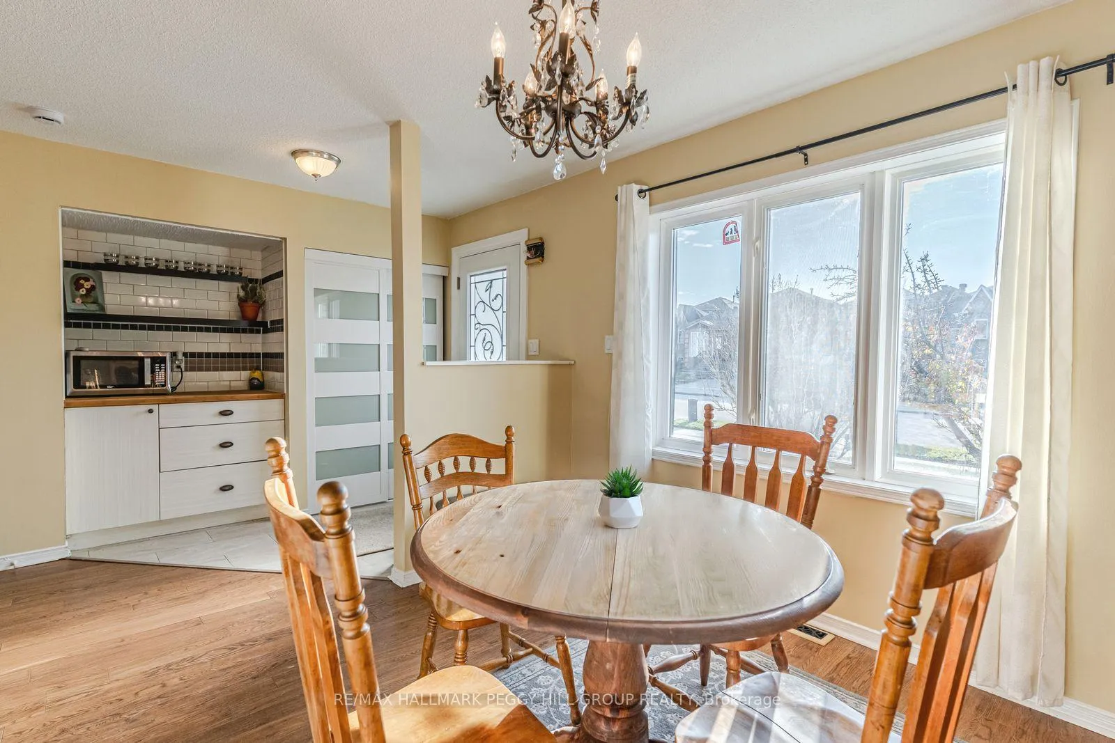 Photo 4 of 222 Country Lane, Barrie, Painswick South — HOMEH