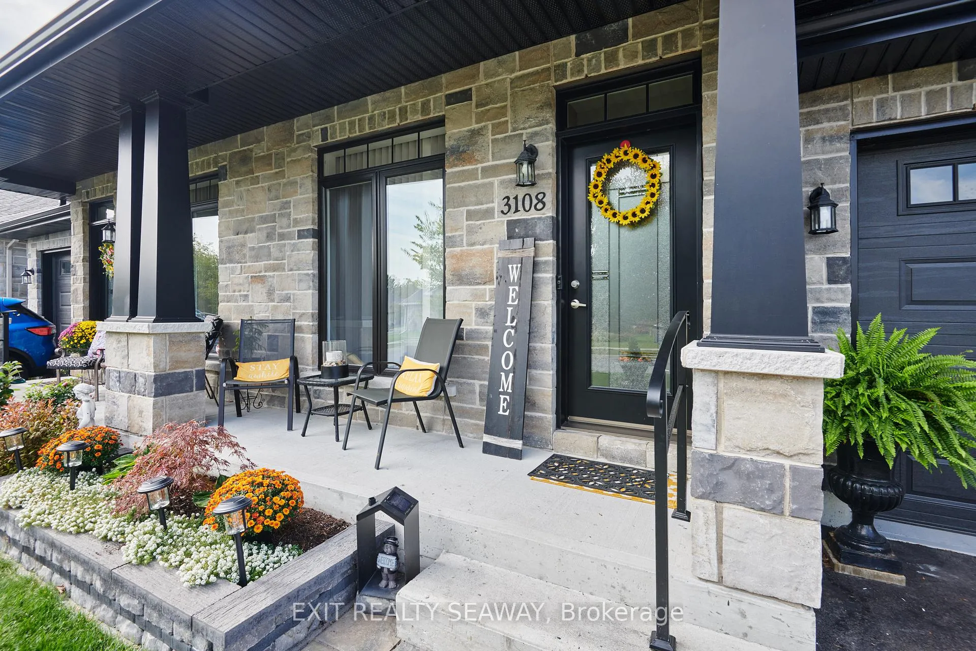 Photo 2 of 3108 Mauricy Crescent, Cornwall — HOMEH