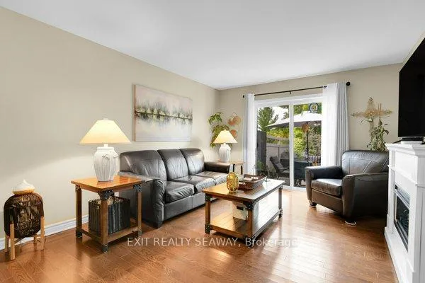 Photo 8 of 3108 Mauricy Crescent, Cornwall — HOMEH