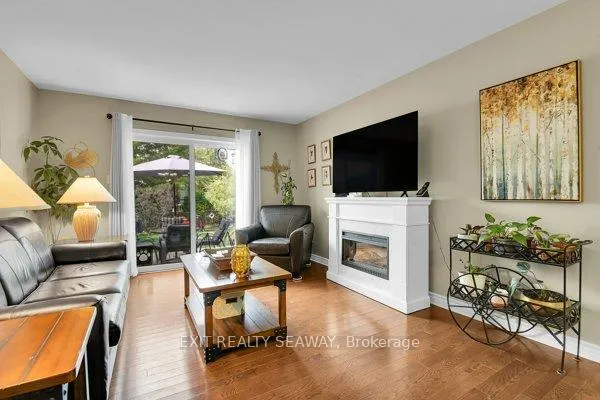 Photo 9 of 3108 Mauricy Crescent, Cornwall — HOMEH