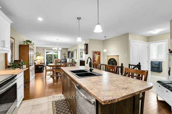 Photo 17 of 3108 Mauricy Crescent, Cornwall — HOMEH
