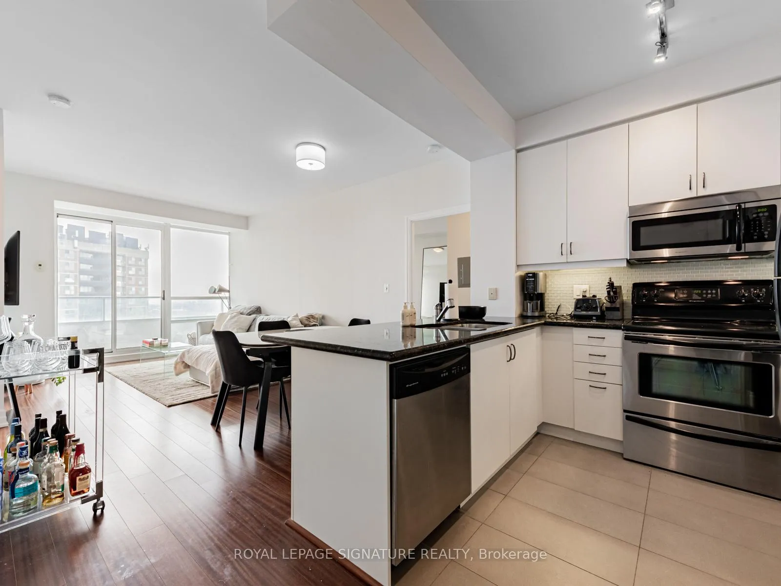 Photo 5 of Unit 1607, 500 St Clair Avenue W, Toronto, Forest Hill South — HOMEH