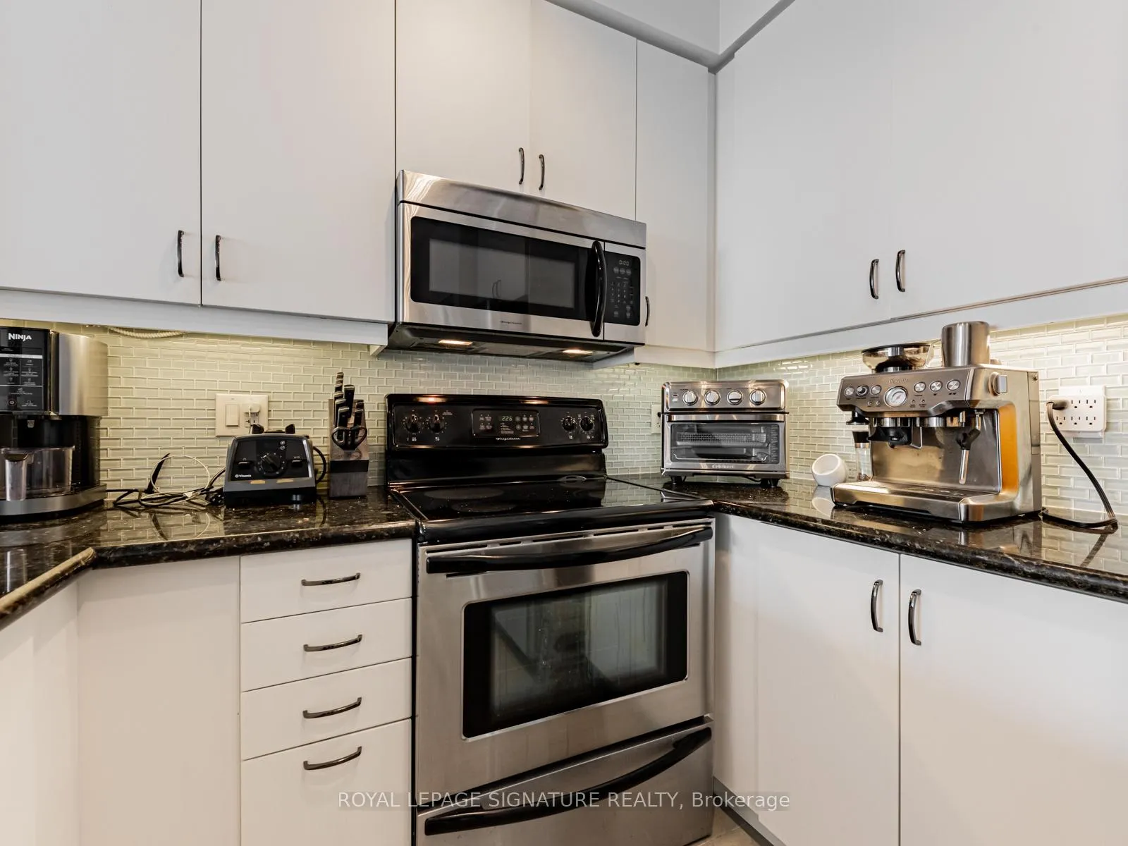 Photo 6 of Unit 1607, 500 St Clair Avenue W, Toronto, Forest Hill South — HOMEH