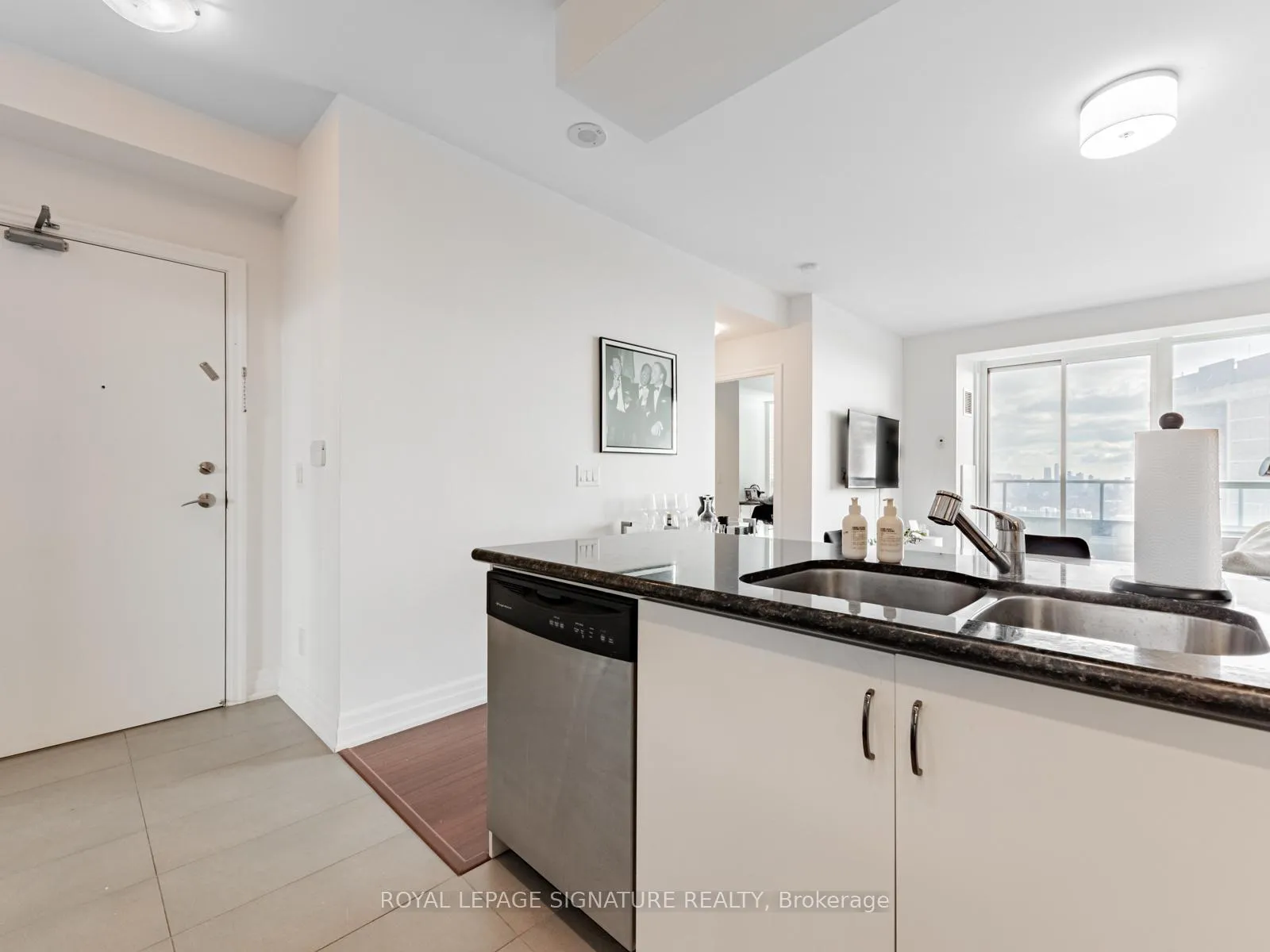Photo 7 of Unit 1607, 500 St Clair Avenue W, Toronto, Forest Hill South — HOMEH