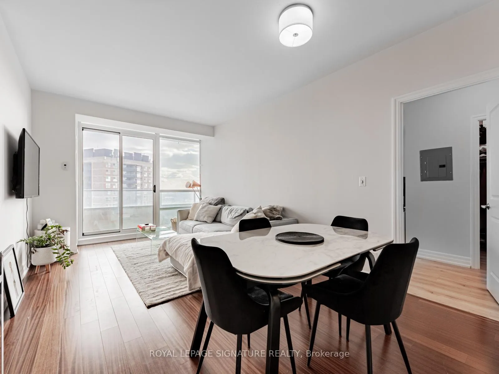 Photo 8 of Unit 1607, 500 St Clair Avenue W, Toronto, Forest Hill South — HOMEH