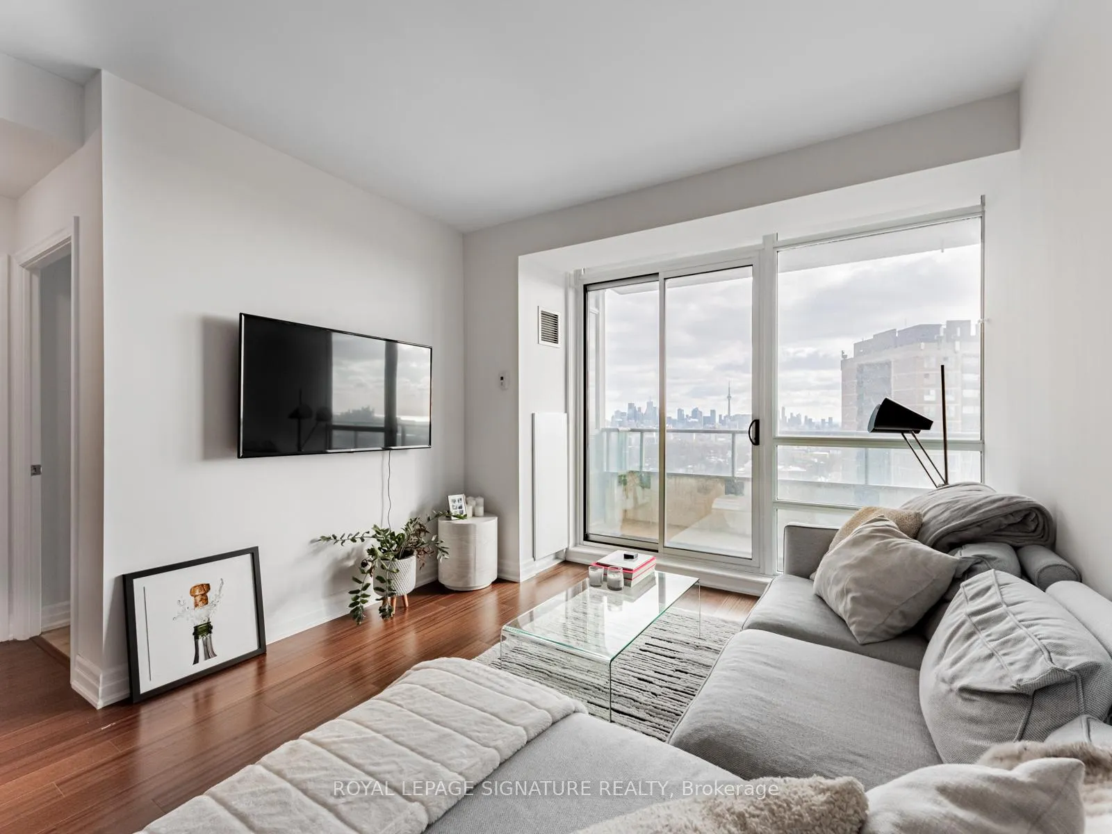 Photo 10 of Unit 1607, 500 St Clair Avenue W, Toronto, Forest Hill South — HOMEH