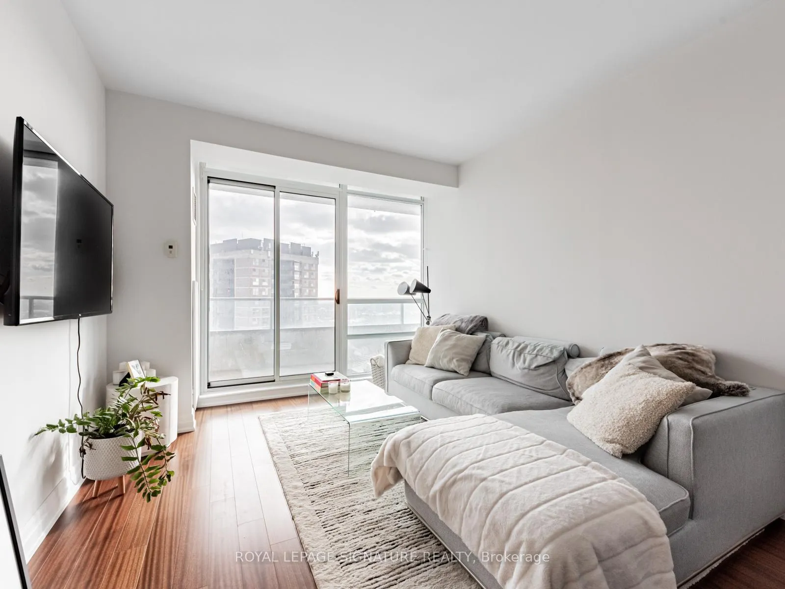 Photo 11 of Unit 1607, 500 St Clair Avenue W, Toronto, Forest Hill South — HOMEH