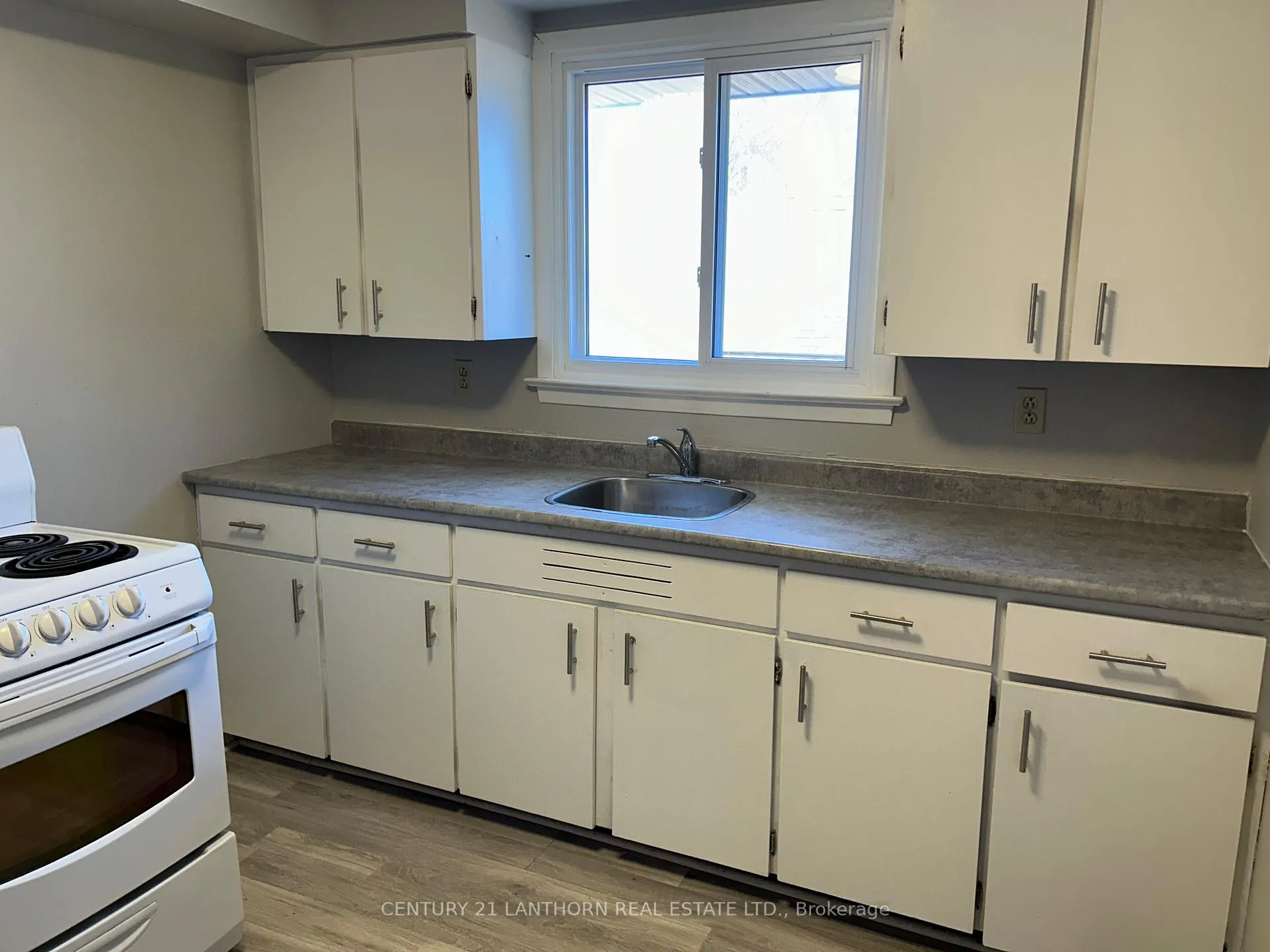 Photo 3 of 18 Union Street, Belleville, Belleville Ward — HOMEH