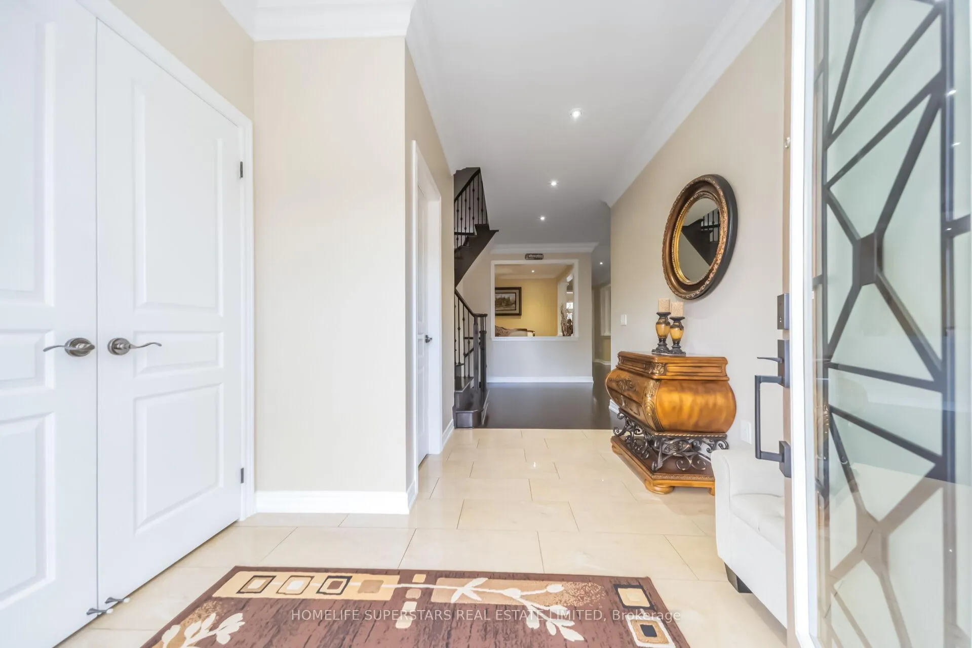 Photo 4 of 8 Lisson Crescent, Brampton, Credit Valley — HOMEH