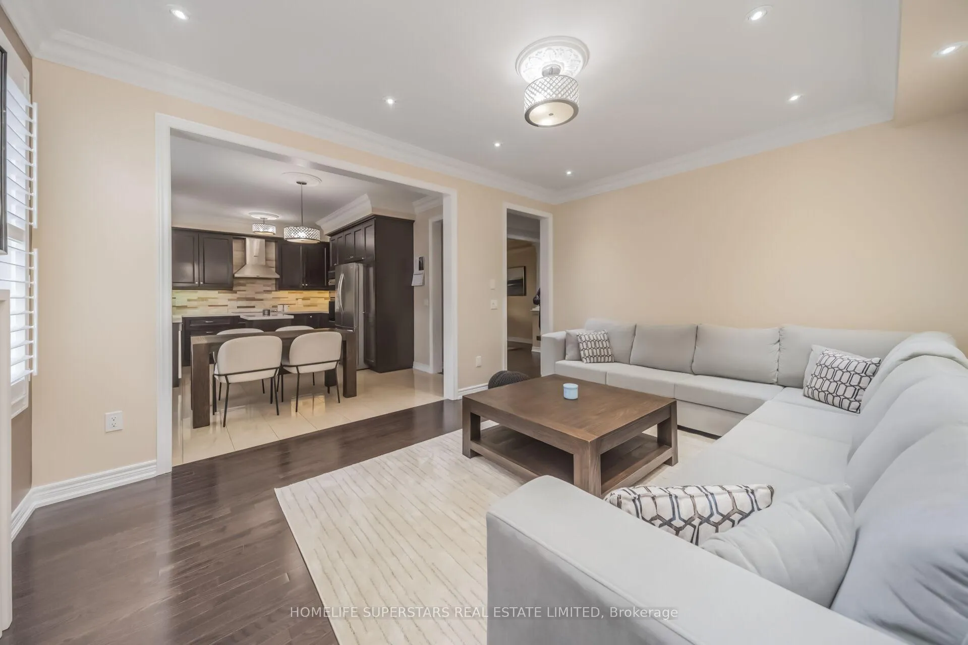 Photo 11 of 8 Lisson Crescent, Brampton, Credit Valley — HOMEH