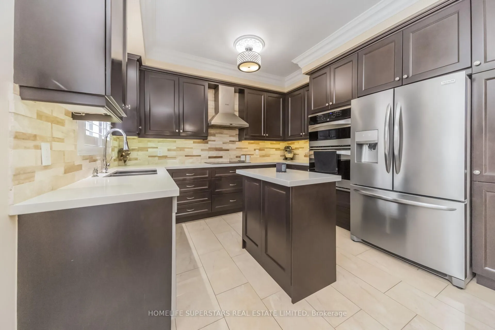 Photo 13 of 8 Lisson Crescent, Brampton, Credit Valley — HOMEH