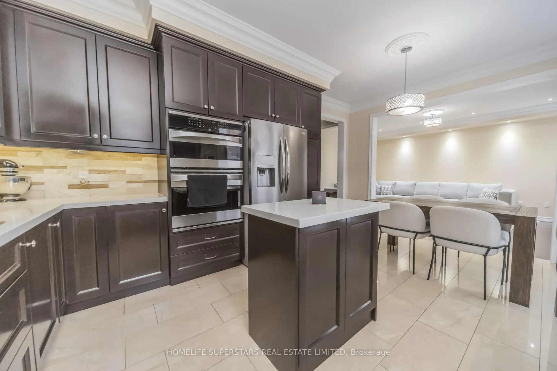 Photo 15 of 8 Lisson Crescent, Brampton, Credit Valley — HOMEH