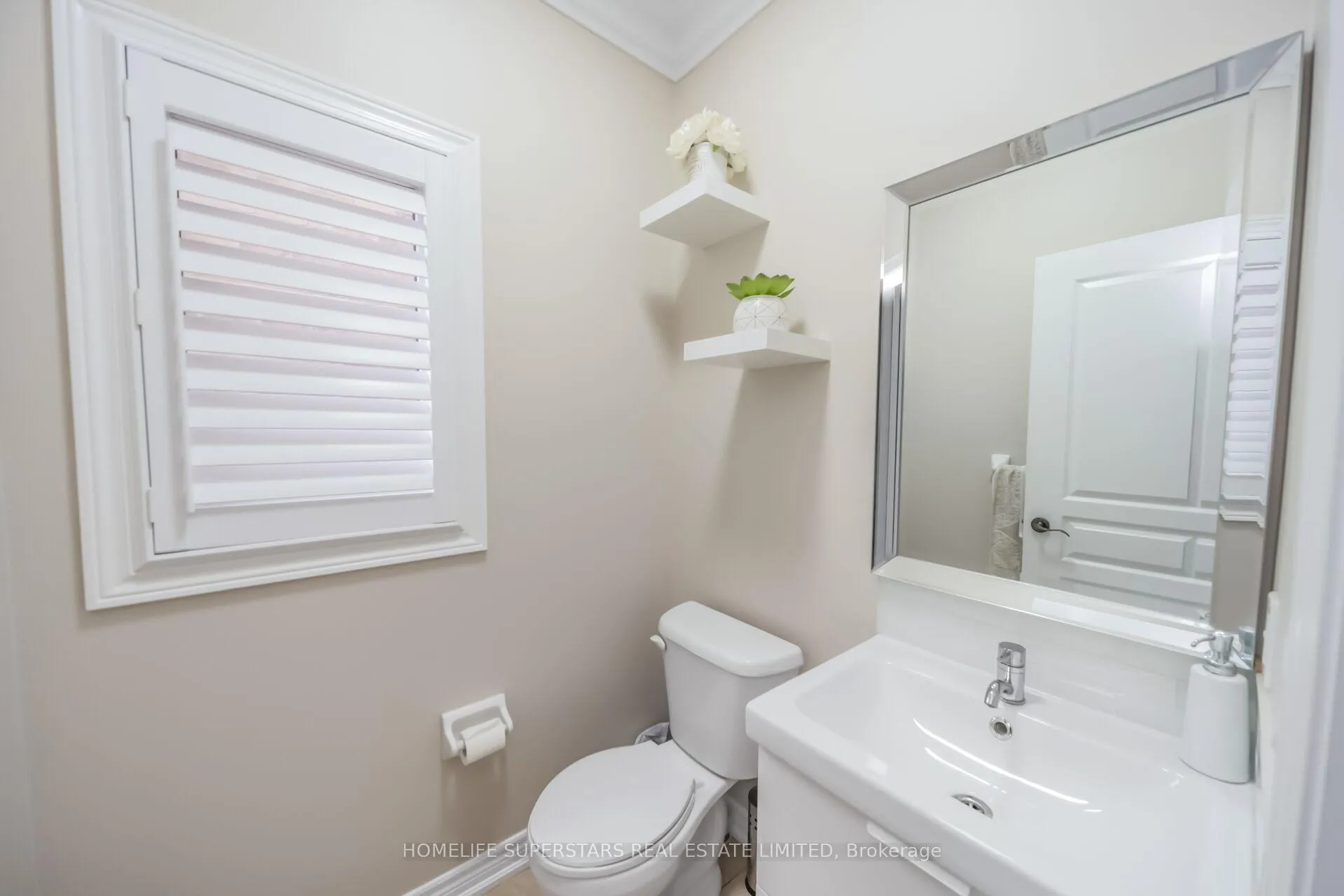 Photo 16 of 8 Lisson Crescent, Brampton, Credit Valley — HOMEH
