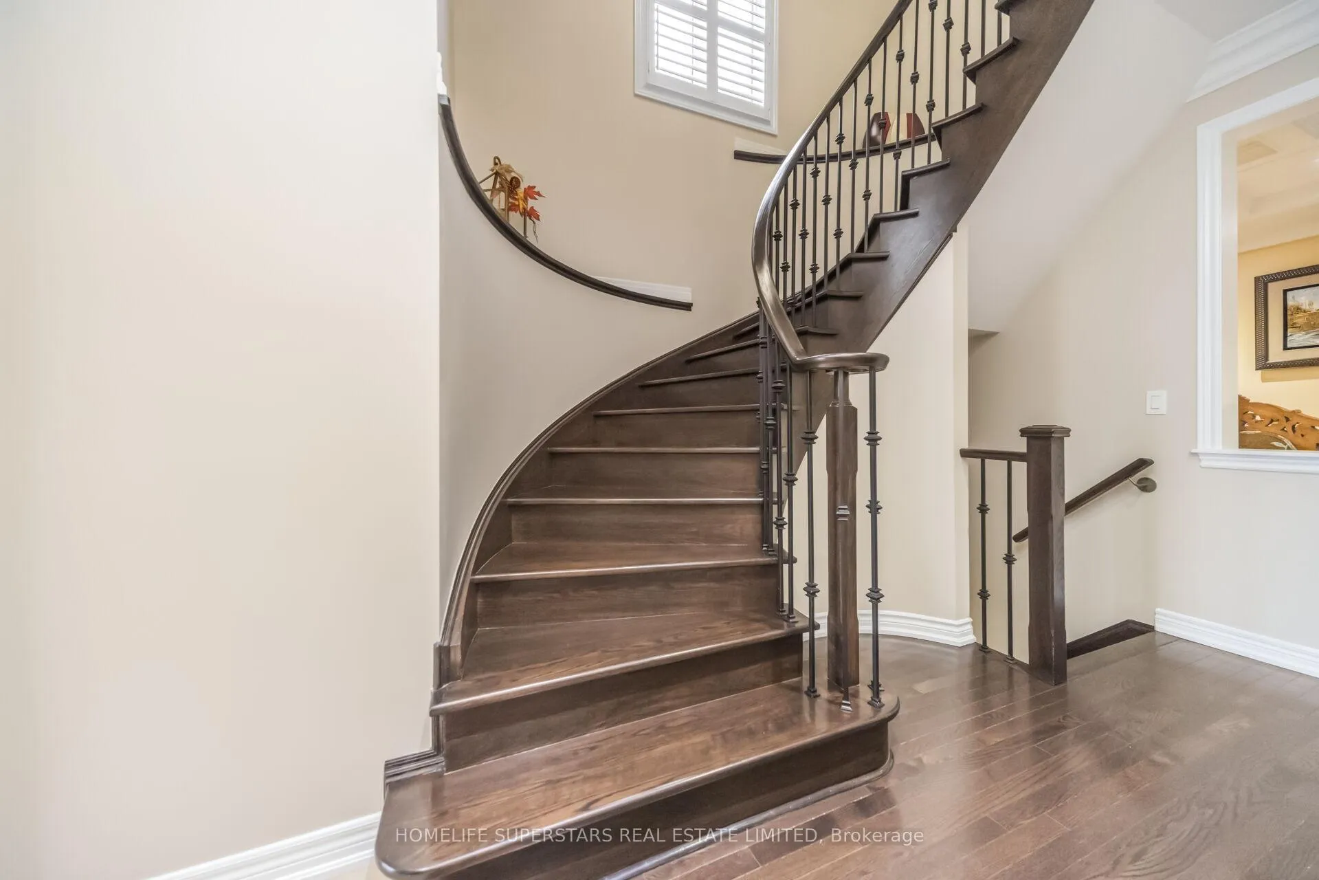 Photo 17 of 8 Lisson Crescent, Brampton, Credit Valley — HOMEH