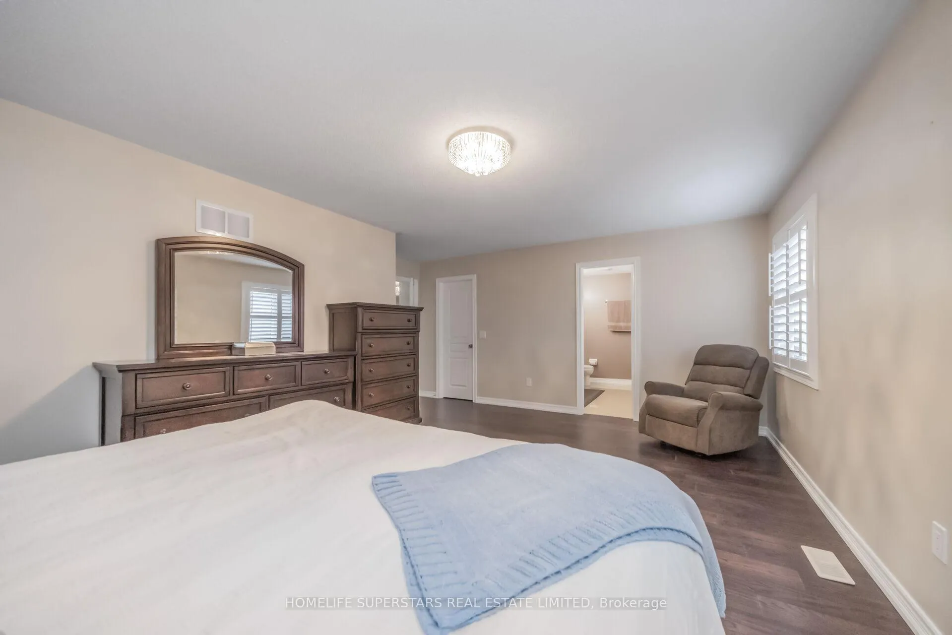 Photo 21 of 8 Lisson Crescent, Brampton, Credit Valley — HOMEH