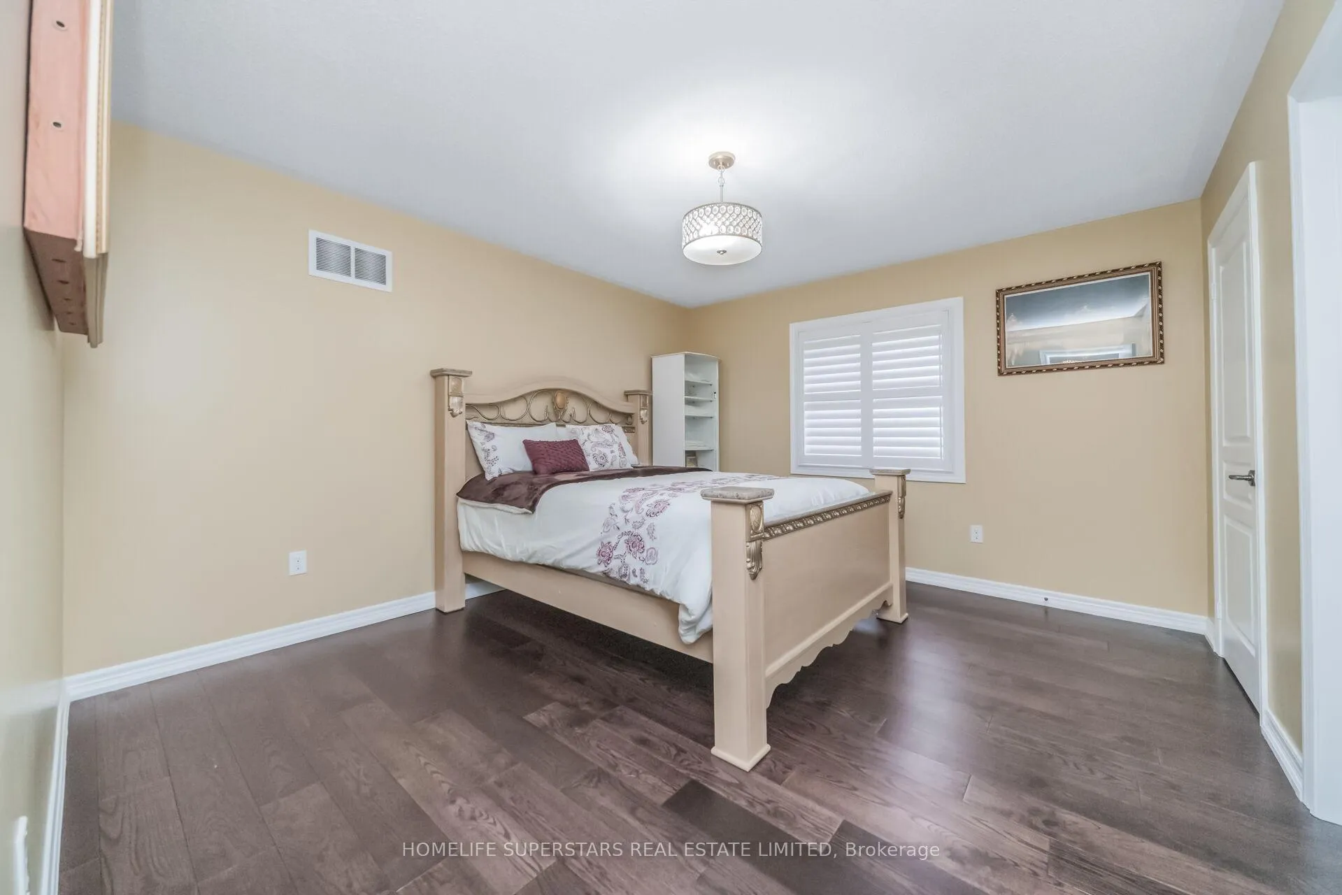 Photo 25 of 8 Lisson Crescent, Brampton, Credit Valley — HOMEH