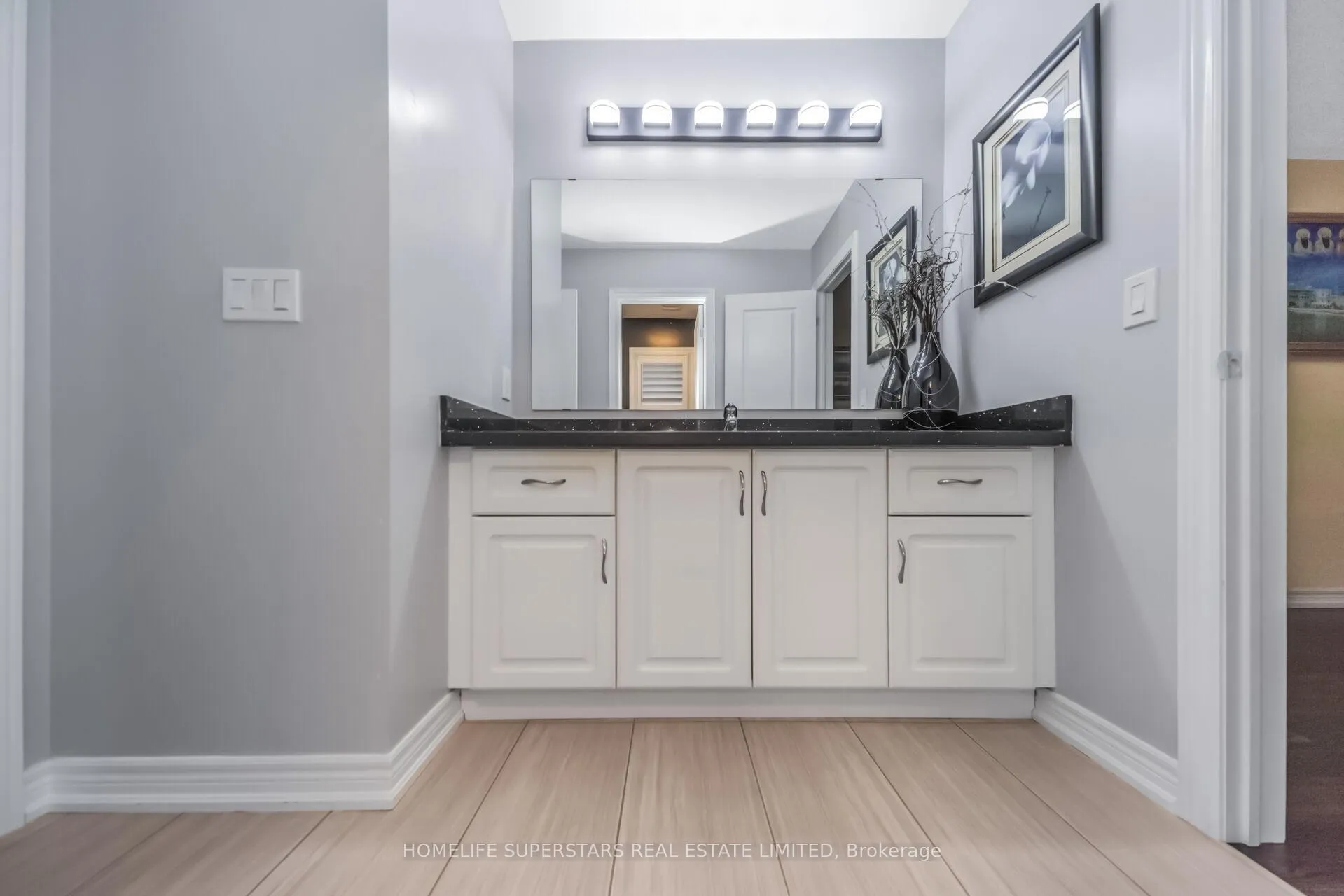 Photo 29 of 8 Lisson Crescent, Brampton, Credit Valley — HOMEH