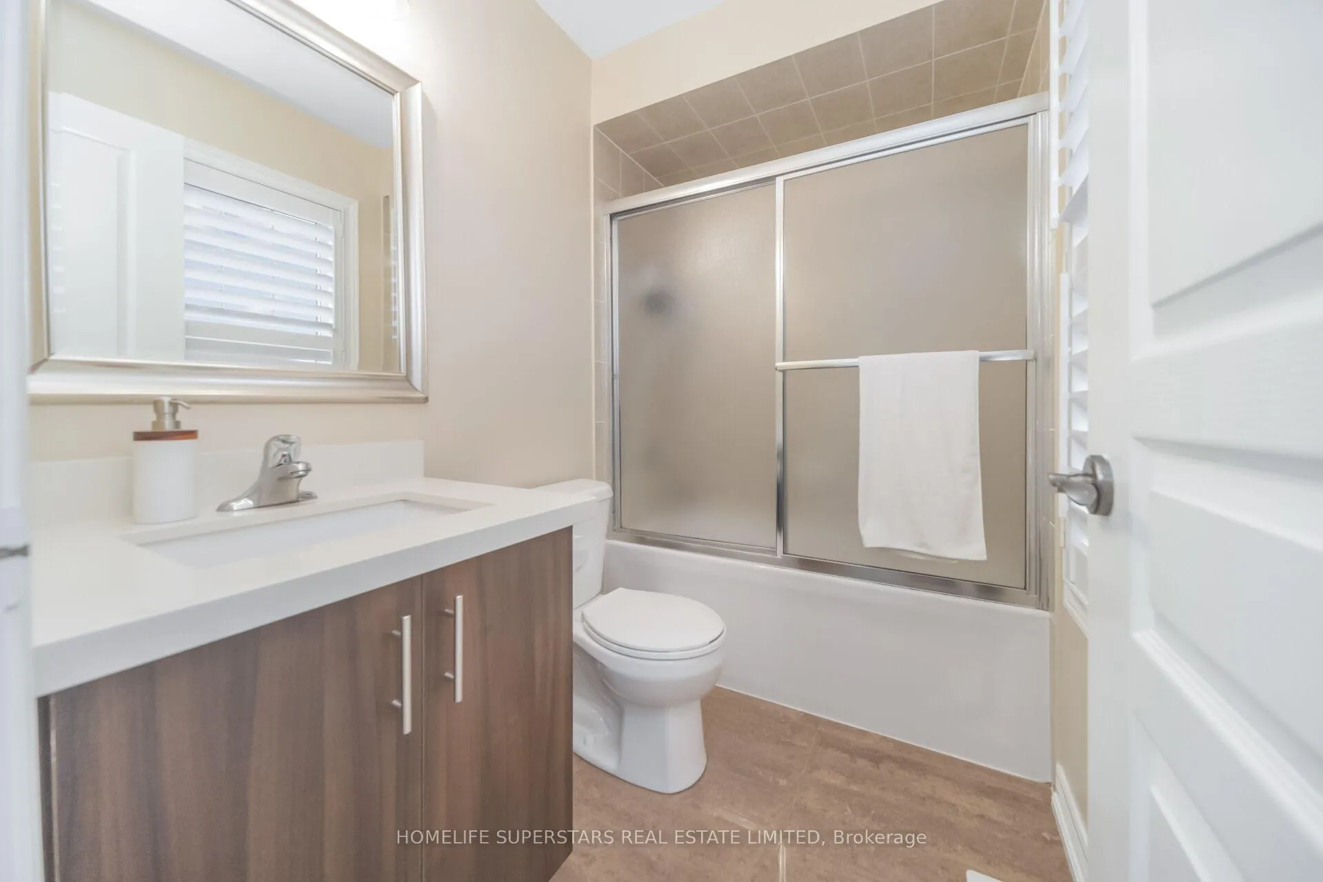 Photo 34 of 8 Lisson Crescent, Brampton, Credit Valley — HOMEH