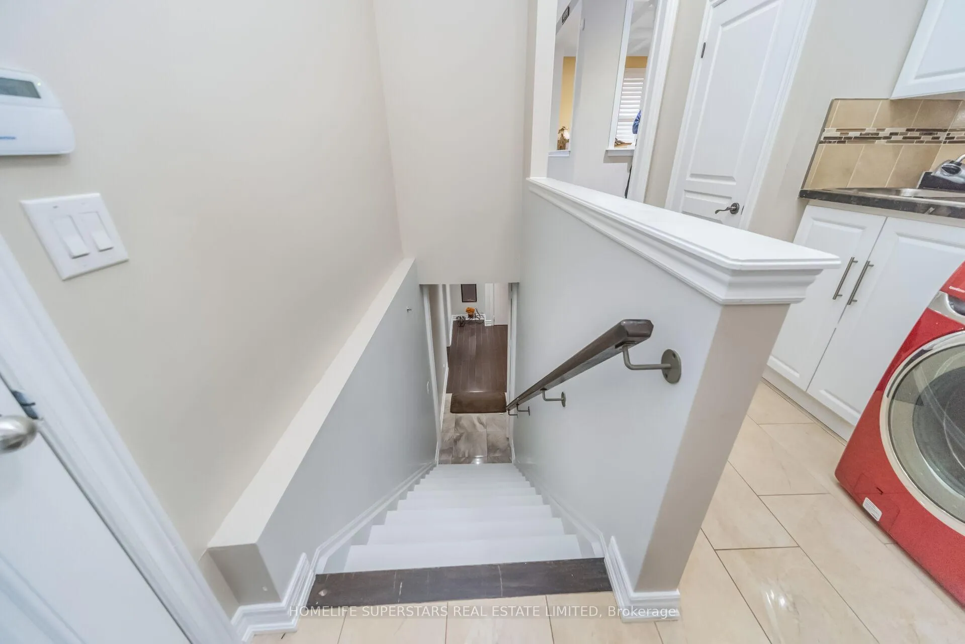 Photo 37 of 8 Lisson Crescent, Brampton, Credit Valley — HOMEH