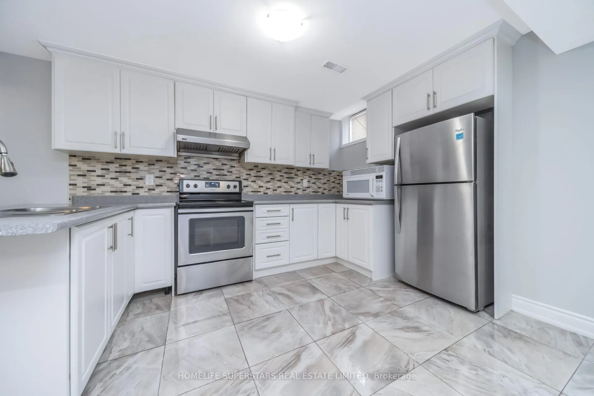 Photo 39 of 8 Lisson Crescent, Brampton, Credit Valley — HOMEH