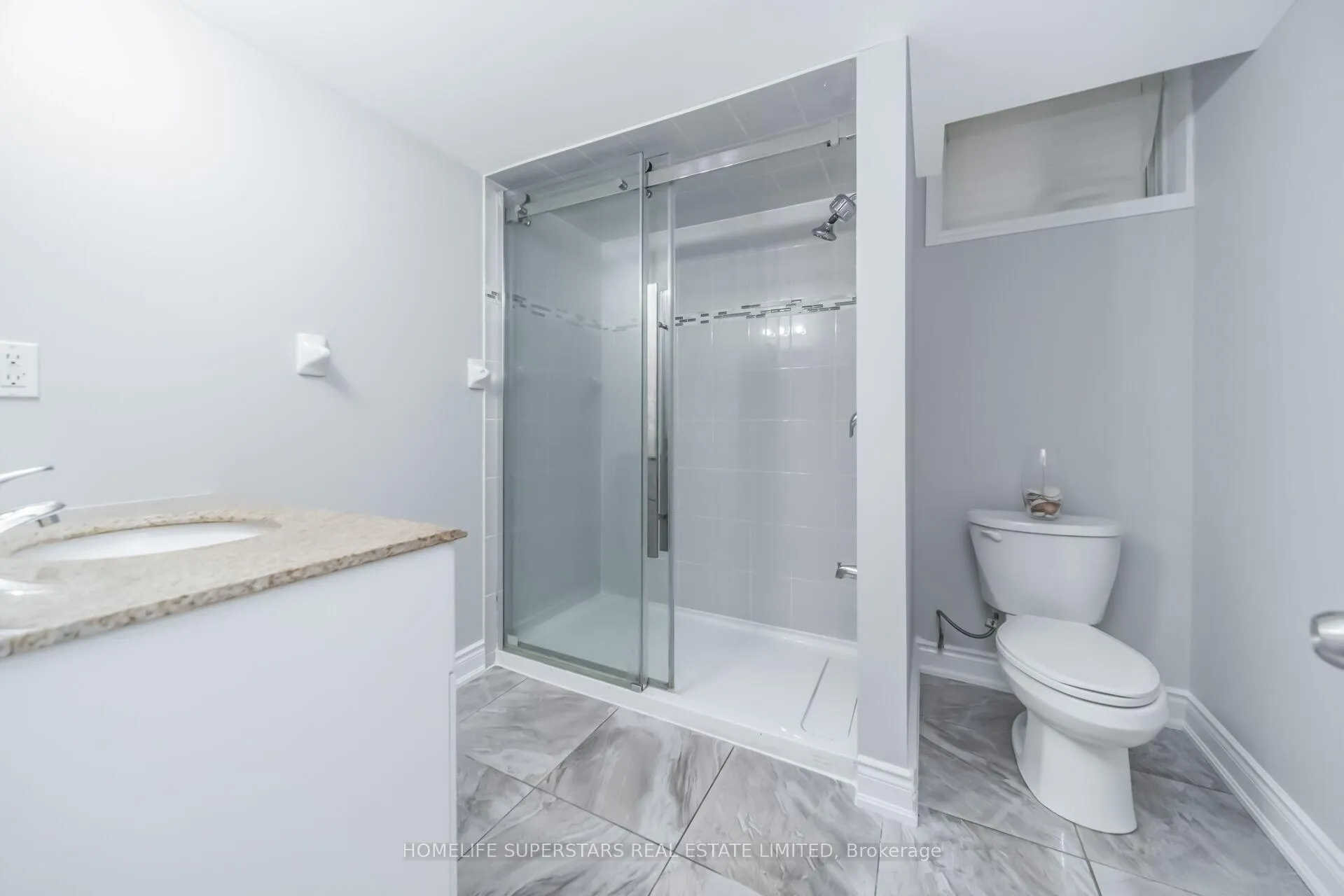 Photo 43 of 8 Lisson Crescent, Brampton, Credit Valley — HOMEH