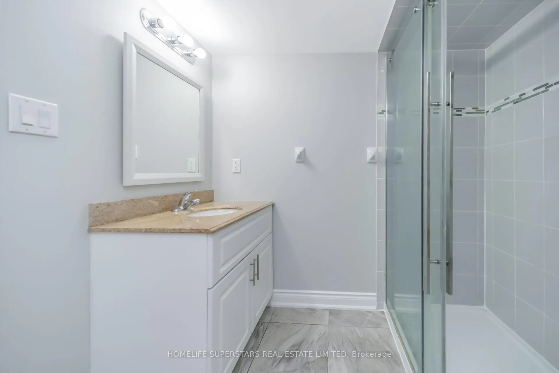Photo 44 of 8 Lisson Crescent, Brampton, Credit Valley — HOMEH