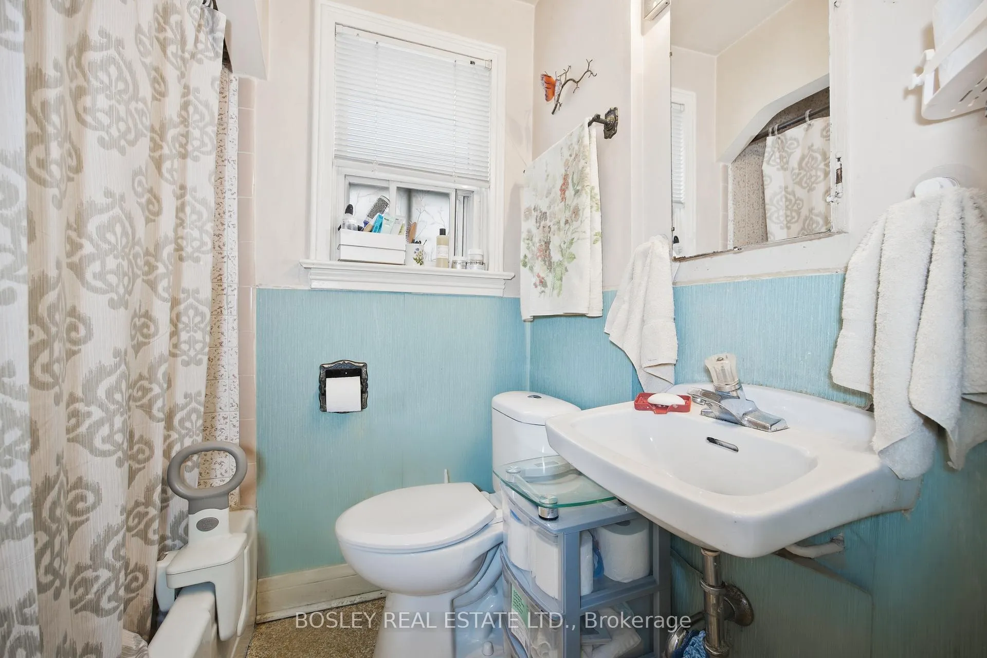 Photo 19 of 311 Laird Drive, Toronto, Leaside — HOMEH