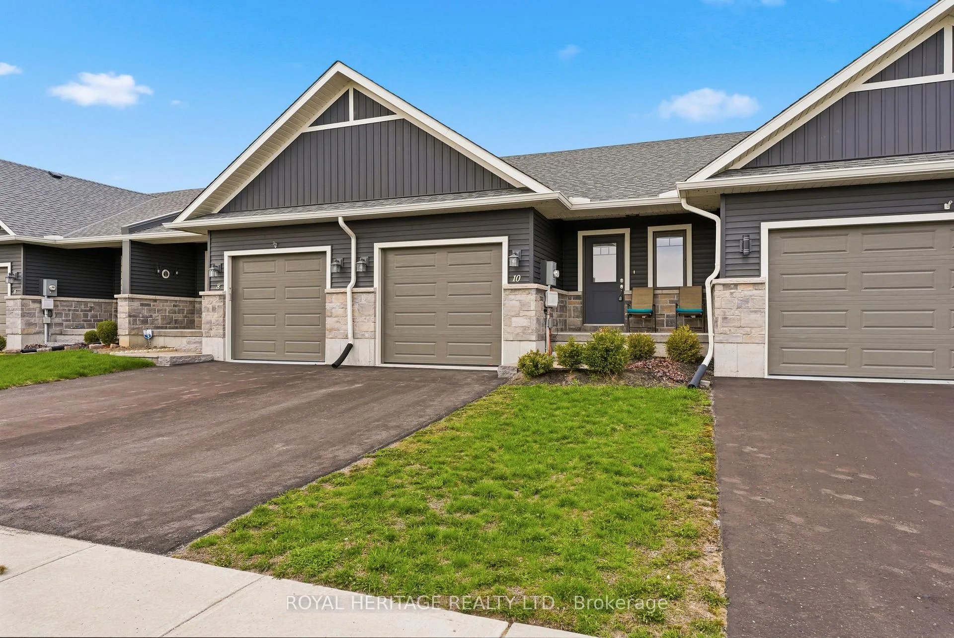 Photo 2 of 10 Sandhu Crescent, Belleville, Belleville Ward — HOMEH