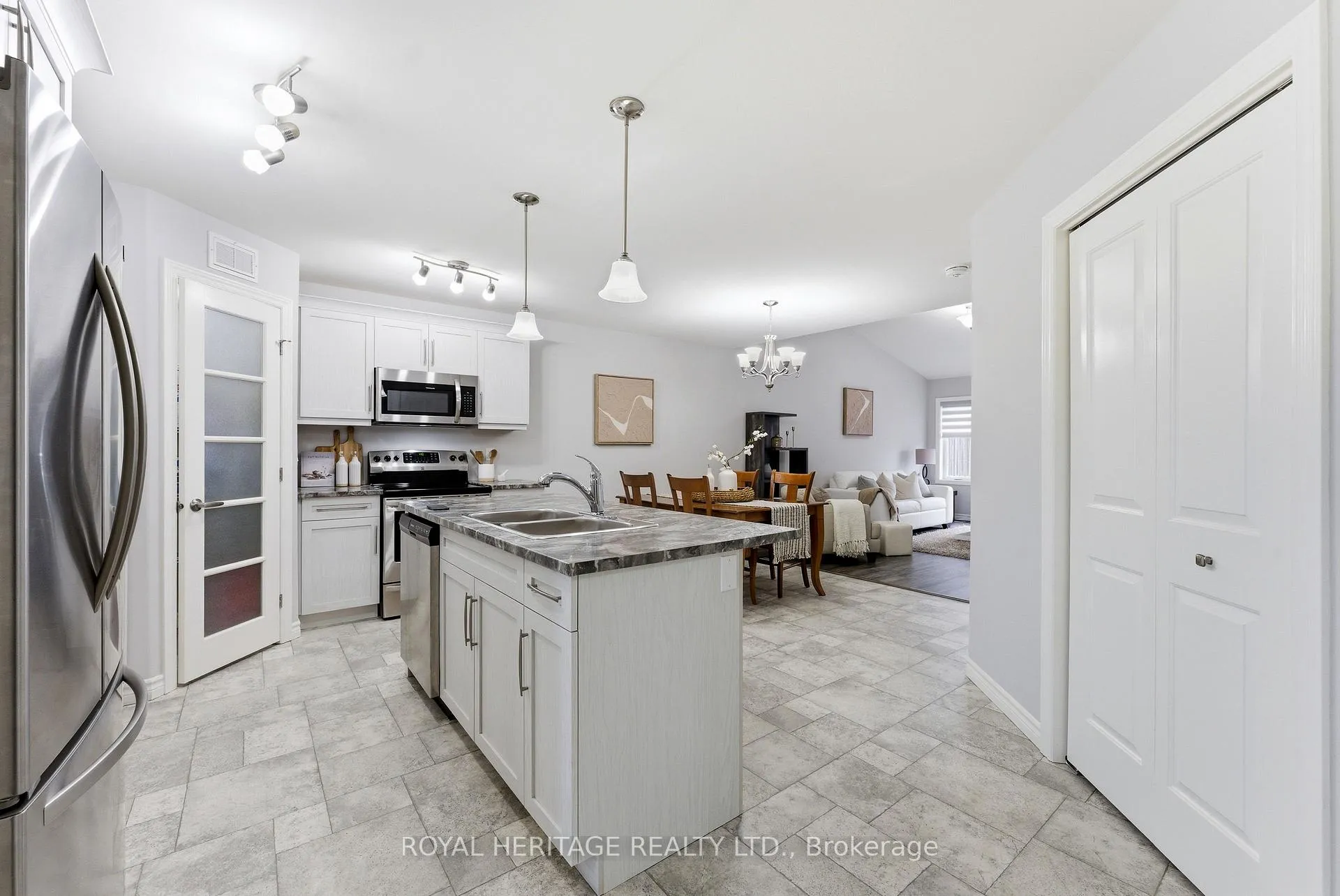 Photo 10 of 10 Sandhu Crescent, Belleville, Belleville Ward — HOMEH