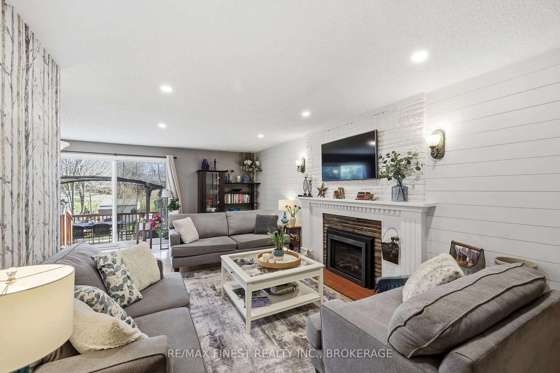 Photo 20 of 316 Glengarry Road, Kingston, West of Sir John A. Blvd — HOMEH