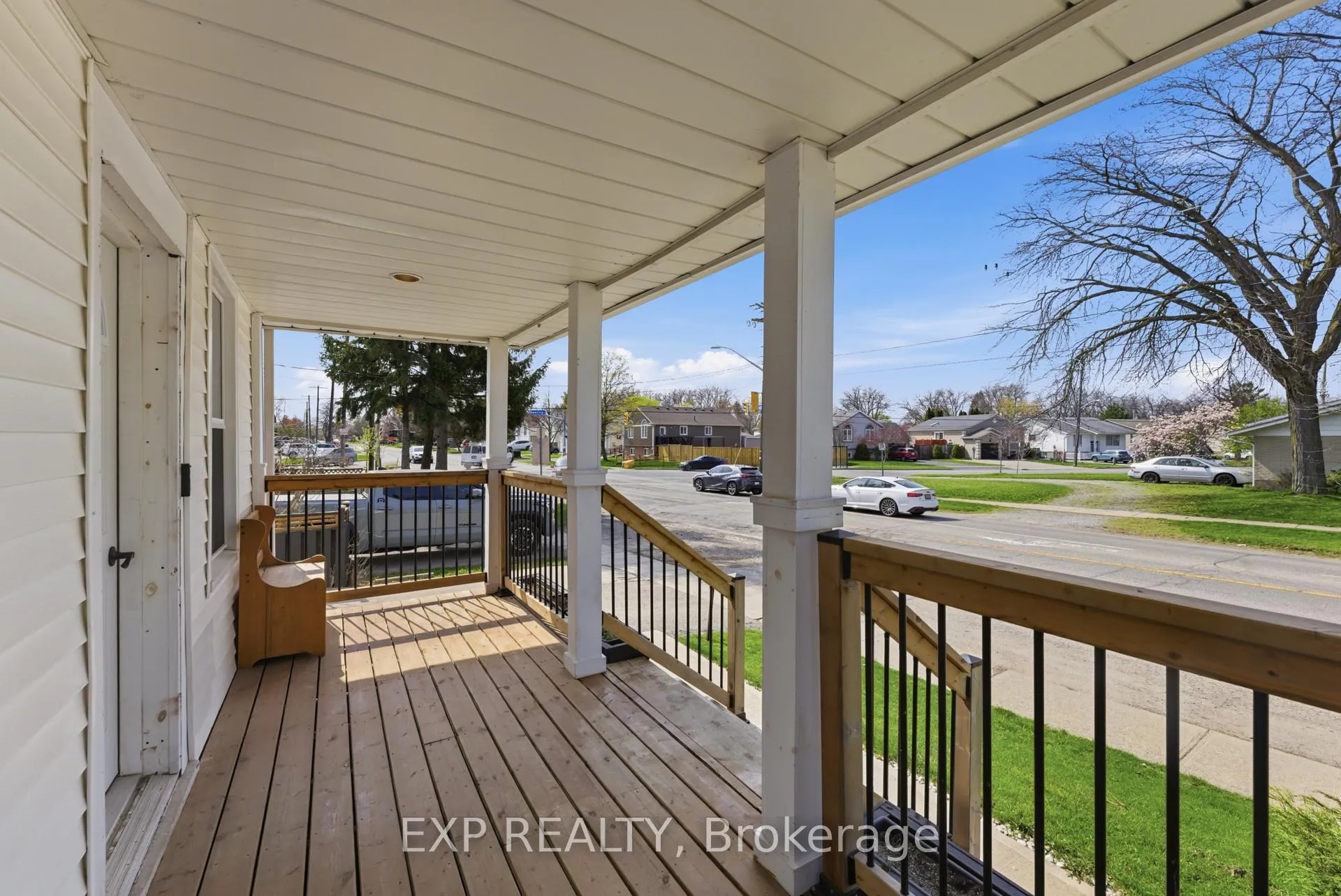 Photo 4 of 590 Scott Street, St. Catharines, Carlton/Bunting — HOMEH