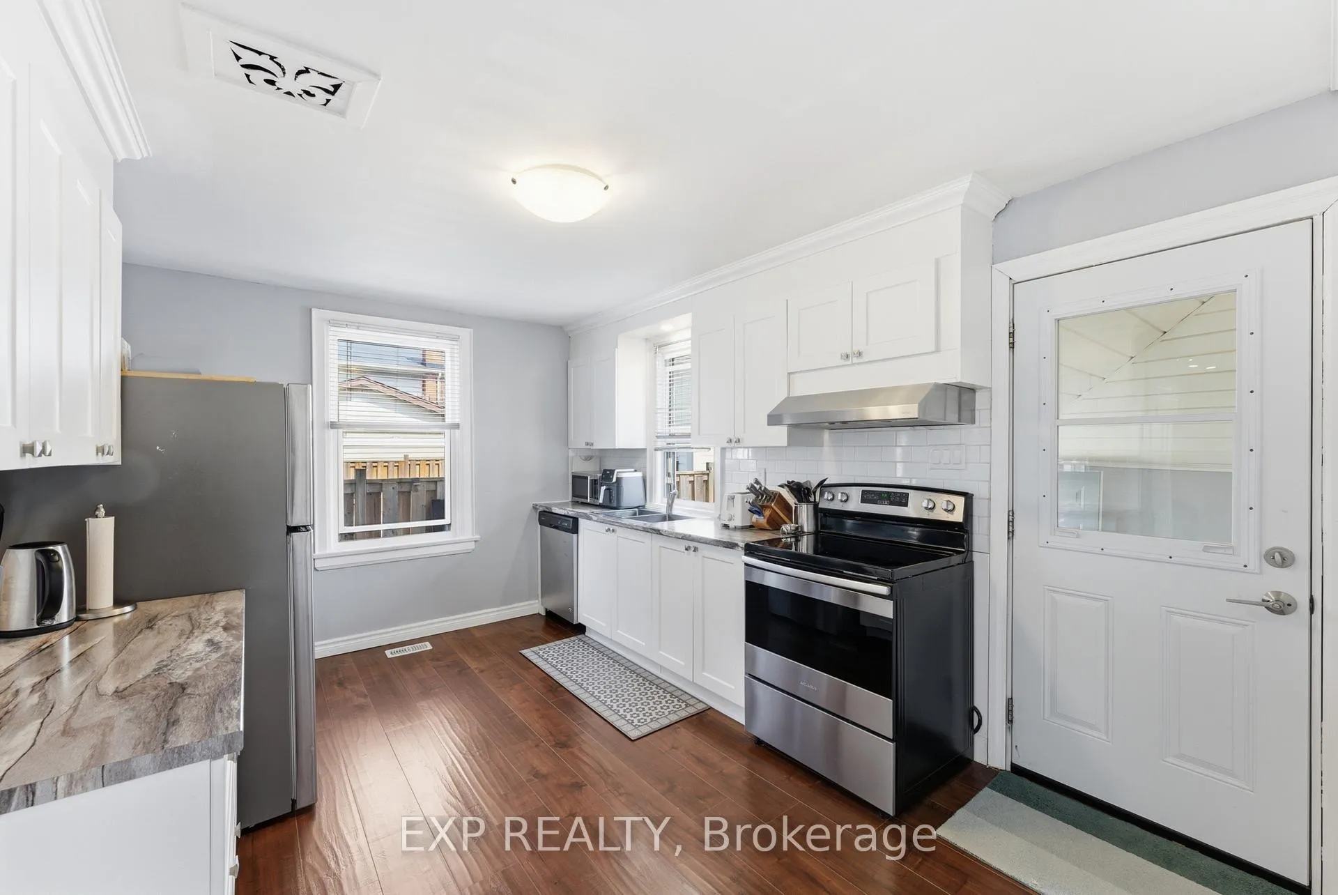 Photo 8 of 590 Scott Street, St. Catharines, Carlton/Bunting — HOMEH