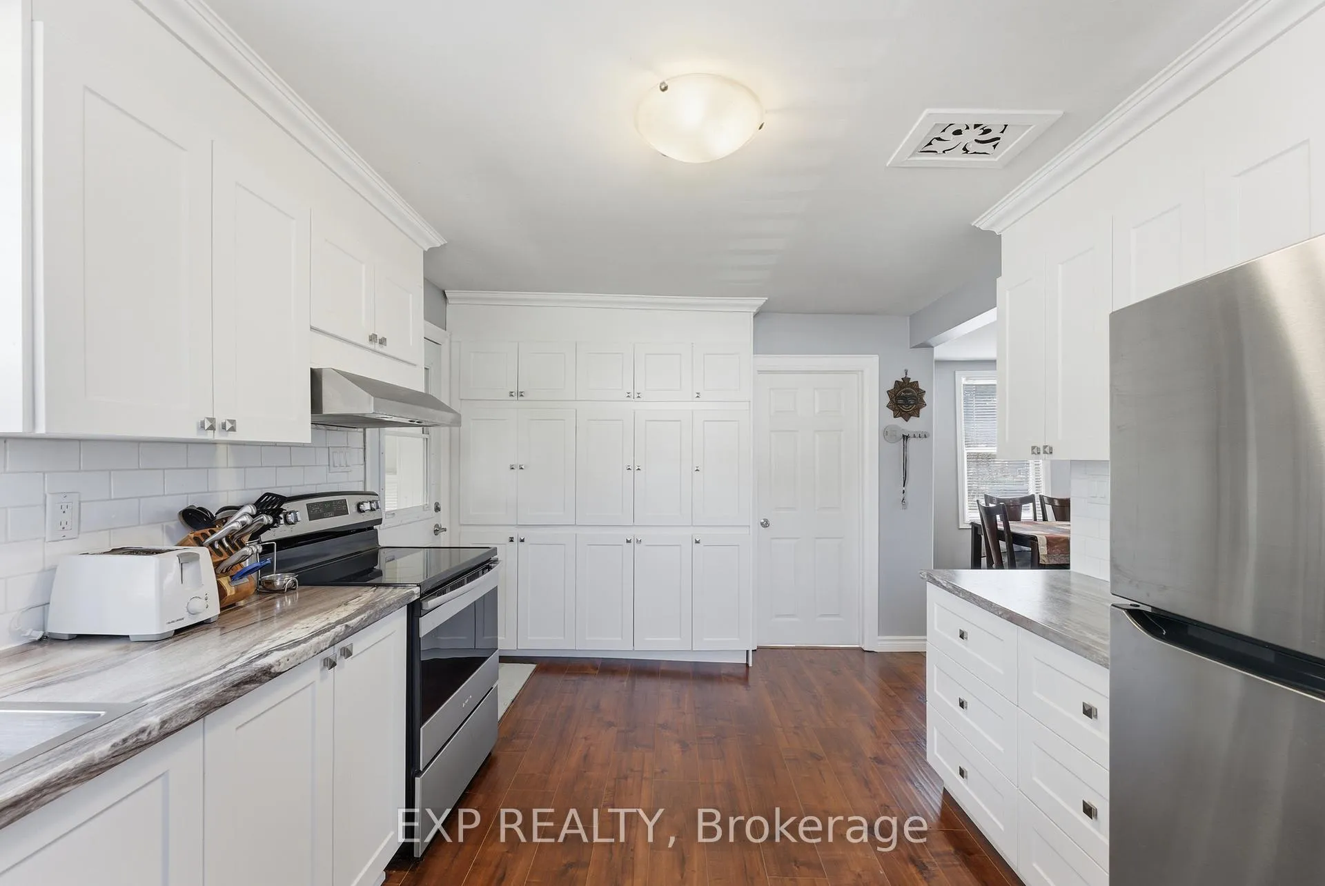 Photo 12 of 590 Scott Street, St. Catharines, Carlton/Bunting — HOMEH