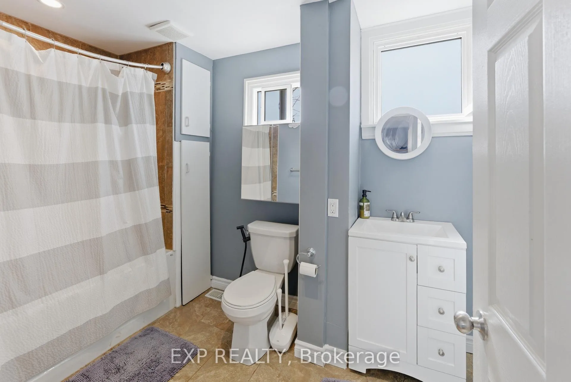Photo 13 of 590 Scott Street, St. Catharines, Carlton/Bunting — HOMEH