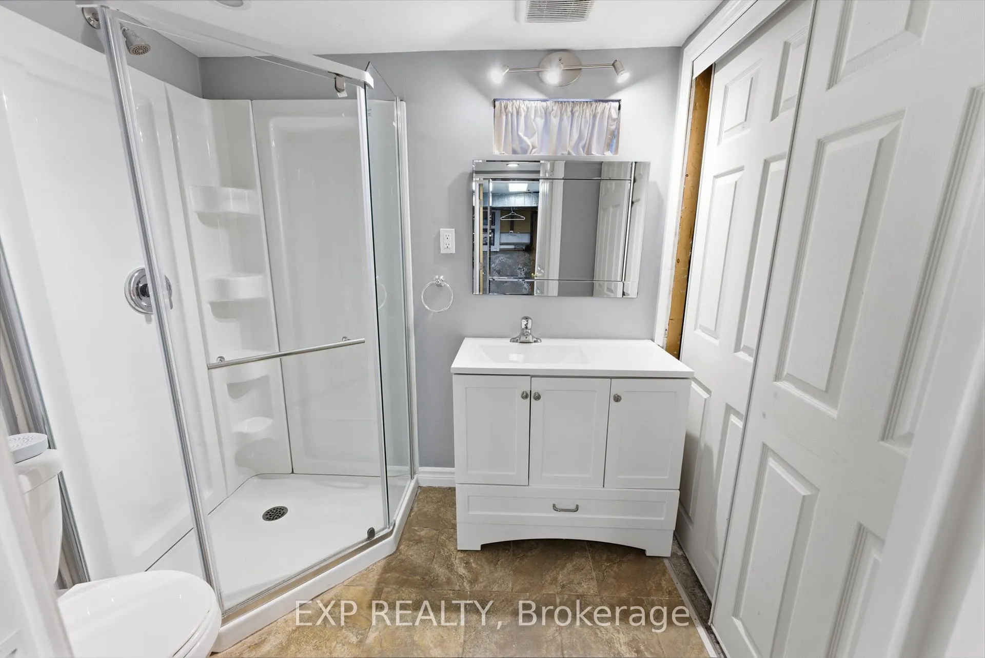 Photo 21 of 590 Scott Street, St. Catharines, Carlton/Bunting — HOMEH