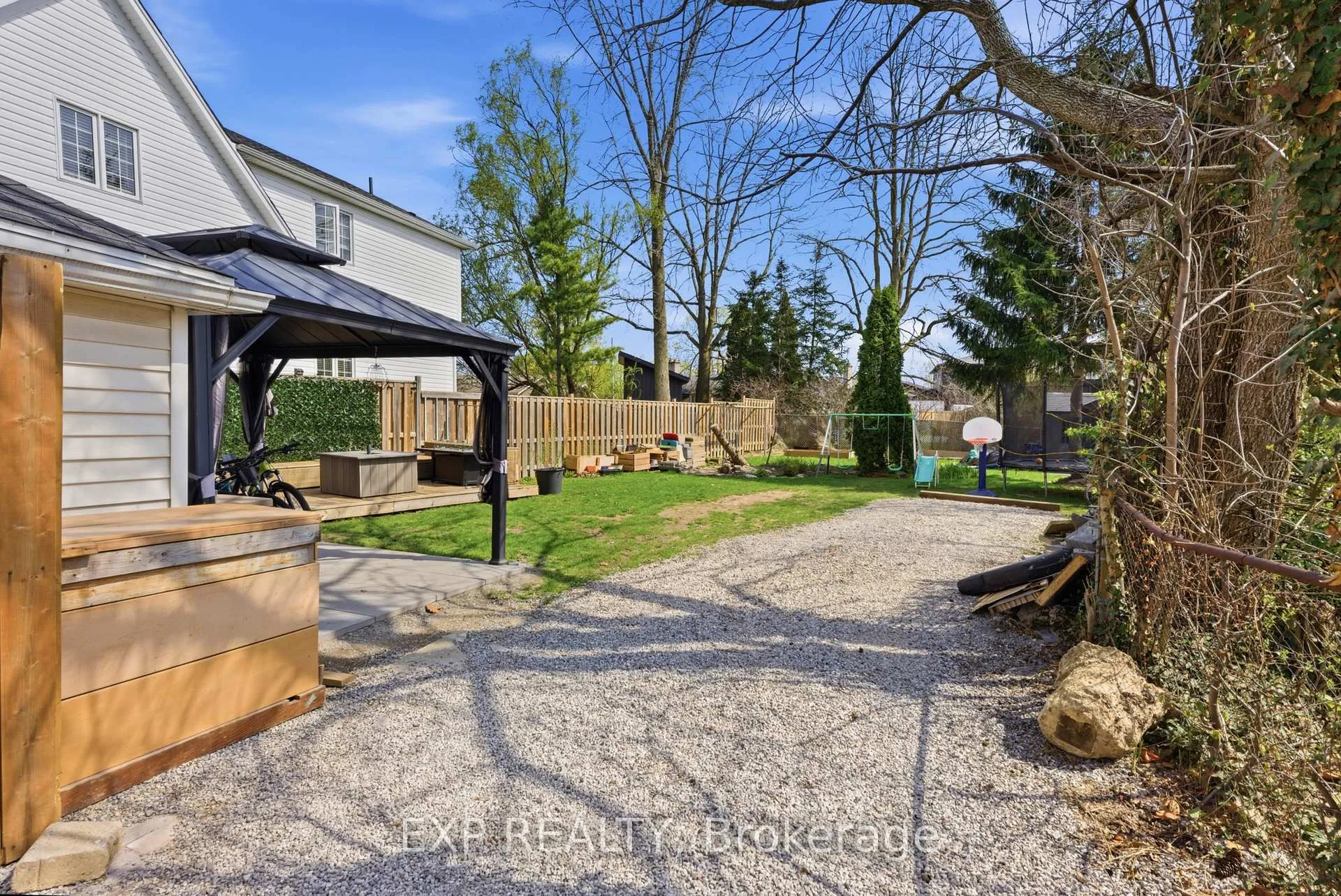 Photo 26 of 590 Scott Street, St. Catharines, Carlton/Bunting — HOMEH
