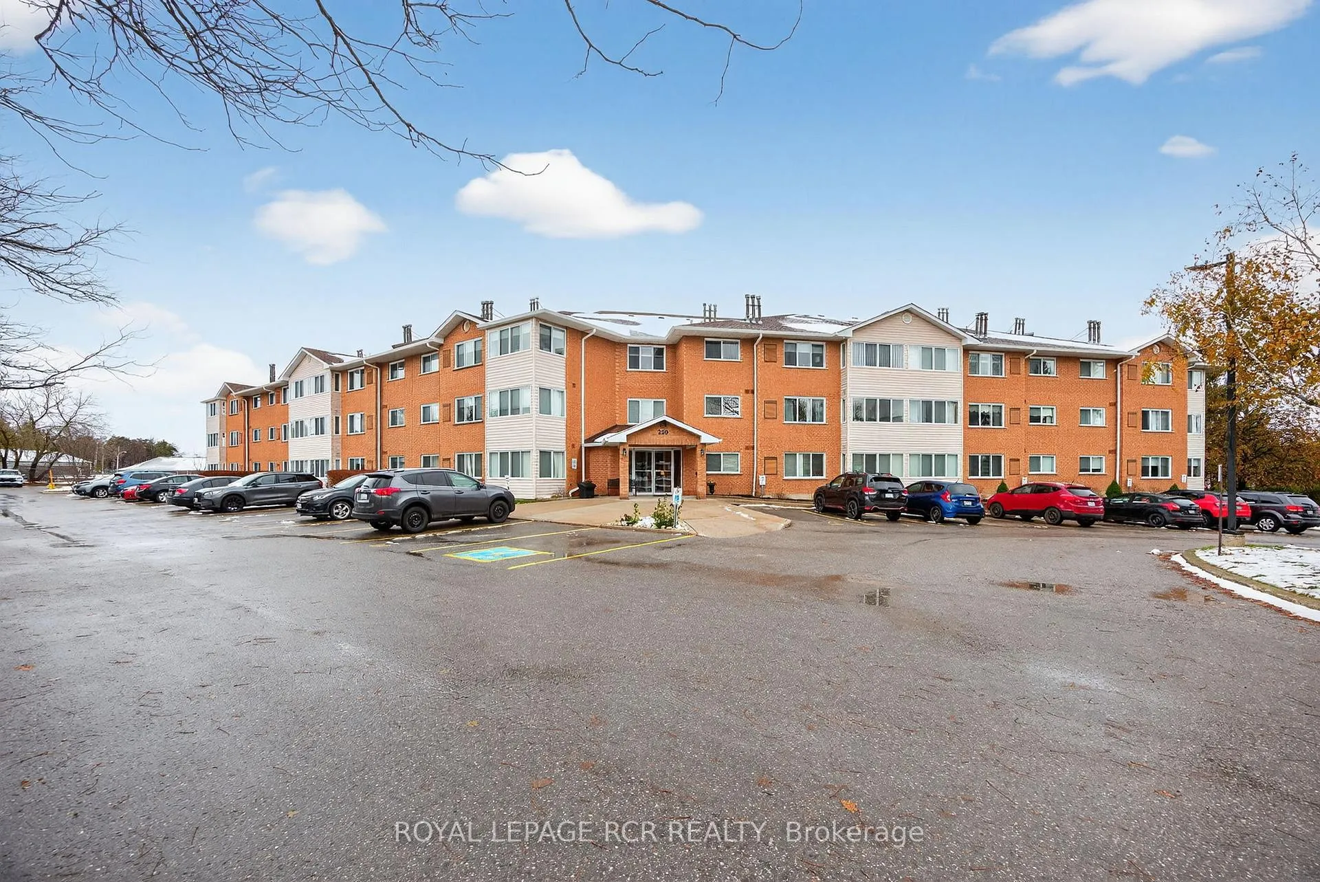 Photo 16 of Unit 310, 250 Robert Street, Shelburne — HOMEH
