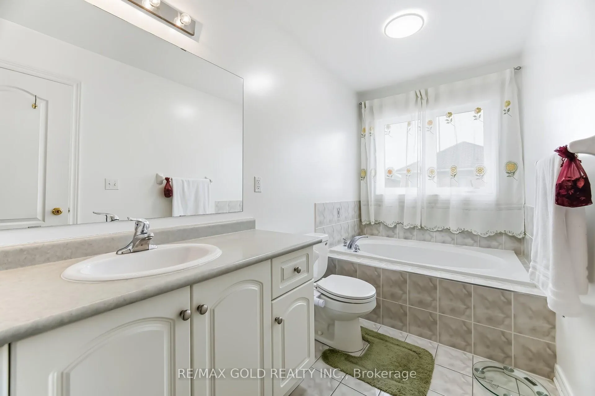 Photo 11 of 5 Attmar Drive, Brampton, Bram East — HOMEH