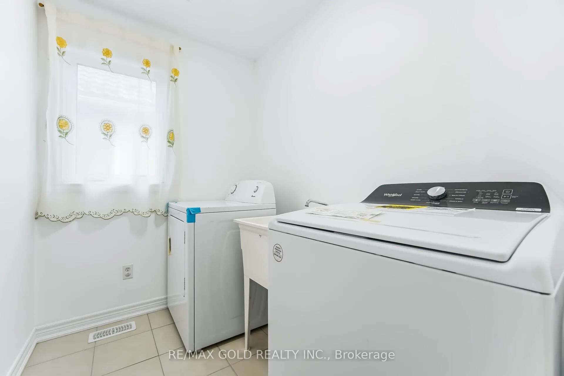 Photo 15 of 5 Attmar Drive, Brampton, Bram East — HOMEH