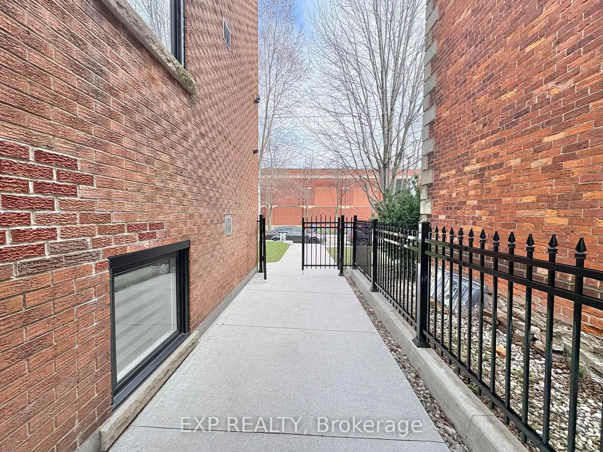 Photo 3 of Unit UNIT-1, 100 West Avenue, Hamilton, Stinson — HOMEH